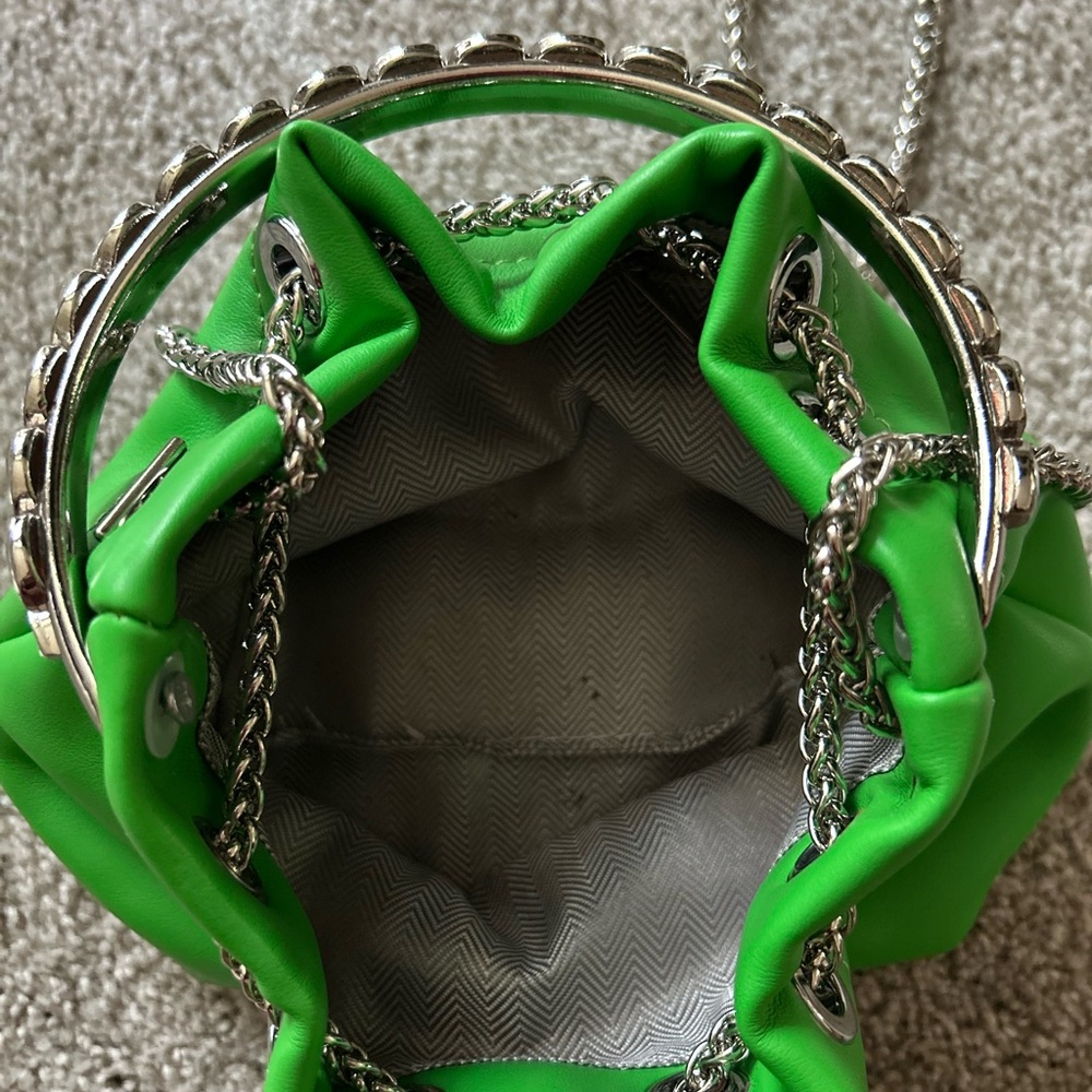 Mini Green Drawstring Chain Bag - Picture 4 of 4